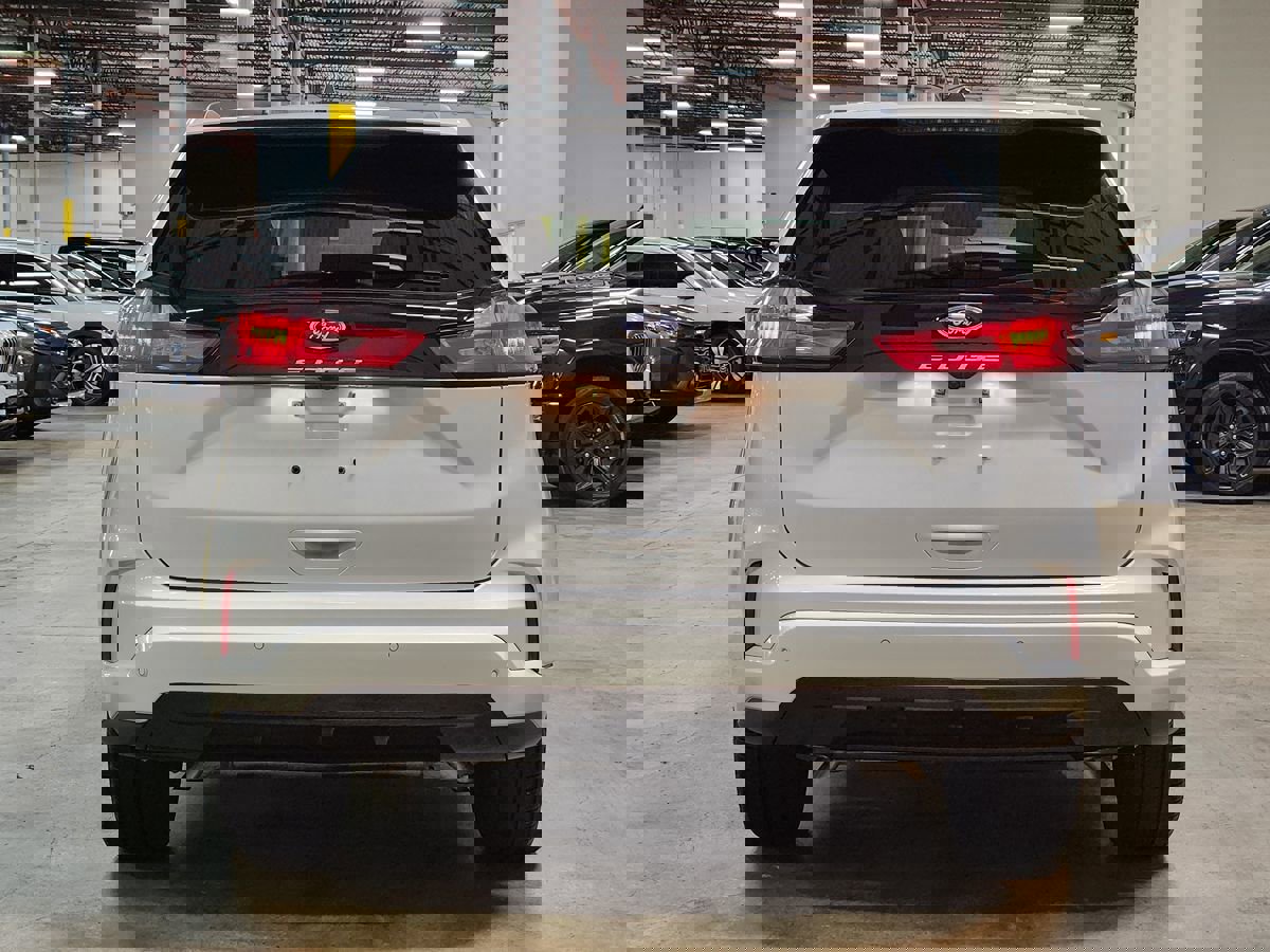 Used 2024 Ford Edge ST-Line image 10