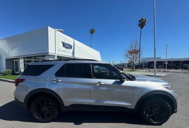 Used 2024 Ford Explorer ST w/ Equipment Group 401A image 6