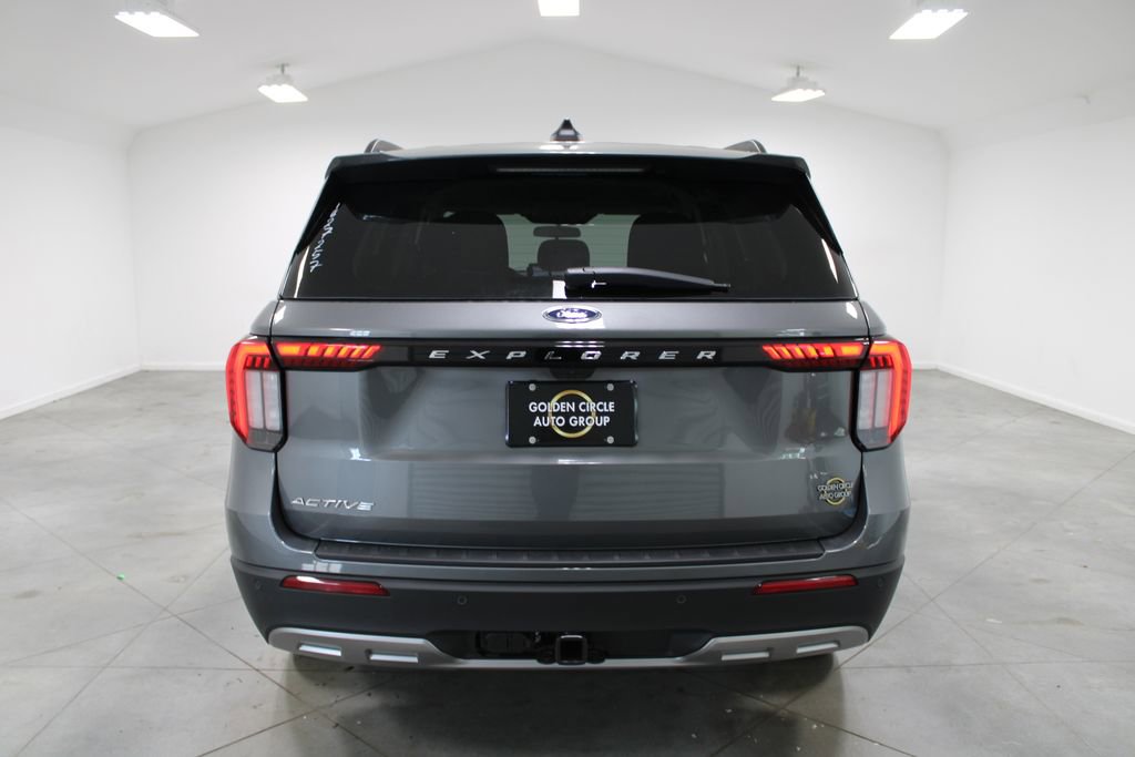 New 2026 Ford Explorer Active RWD image 7