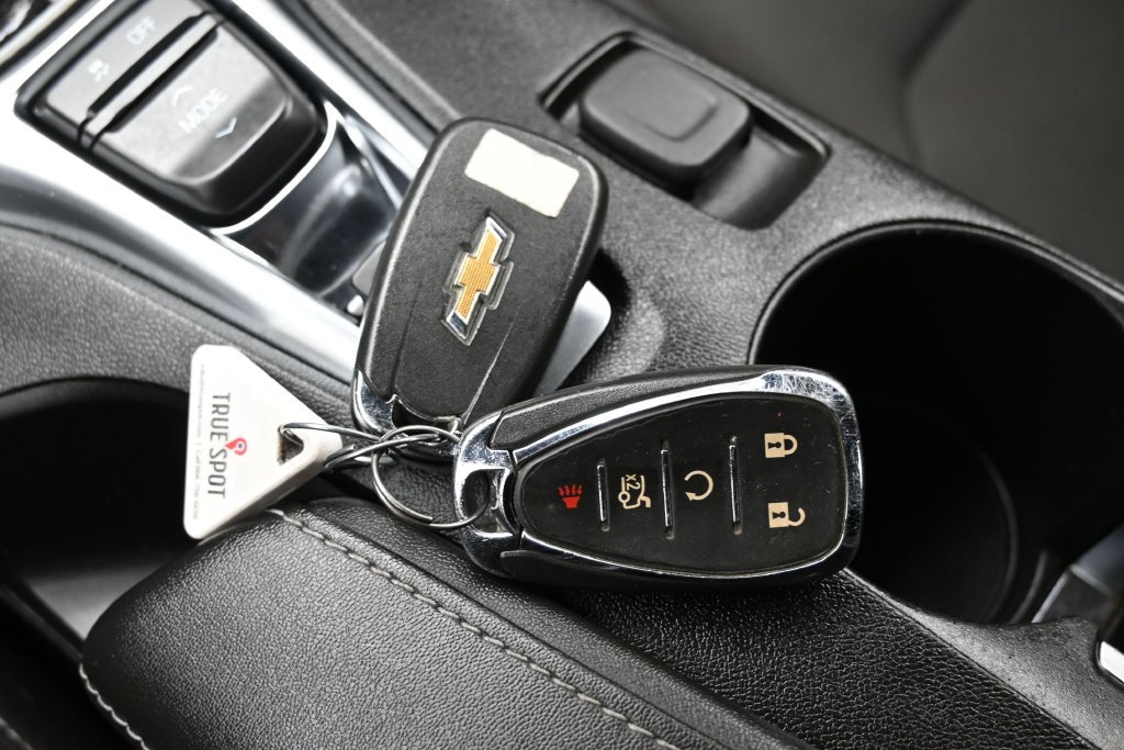Used 2023 Chevrolet Camaro LT RWD image 21