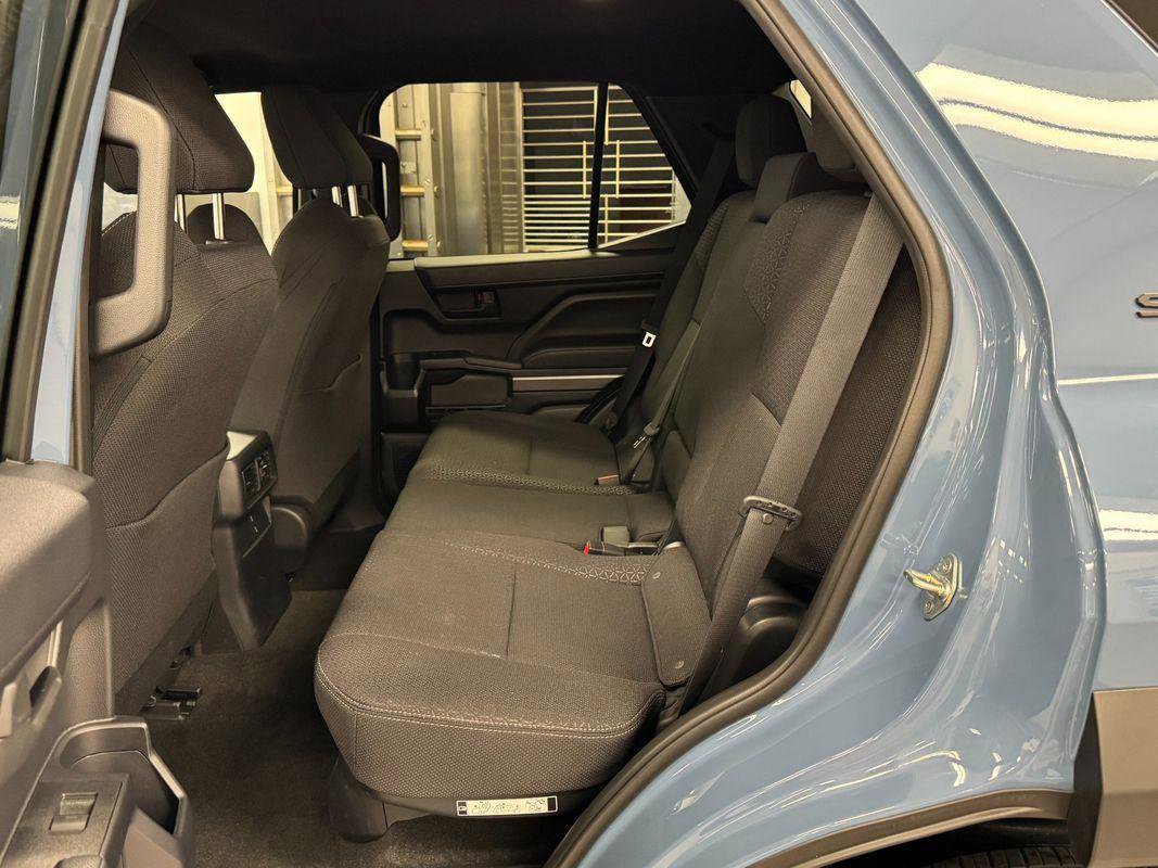 Used 2025 Toyota 4Runner SR5 AWD/4WD image 19
