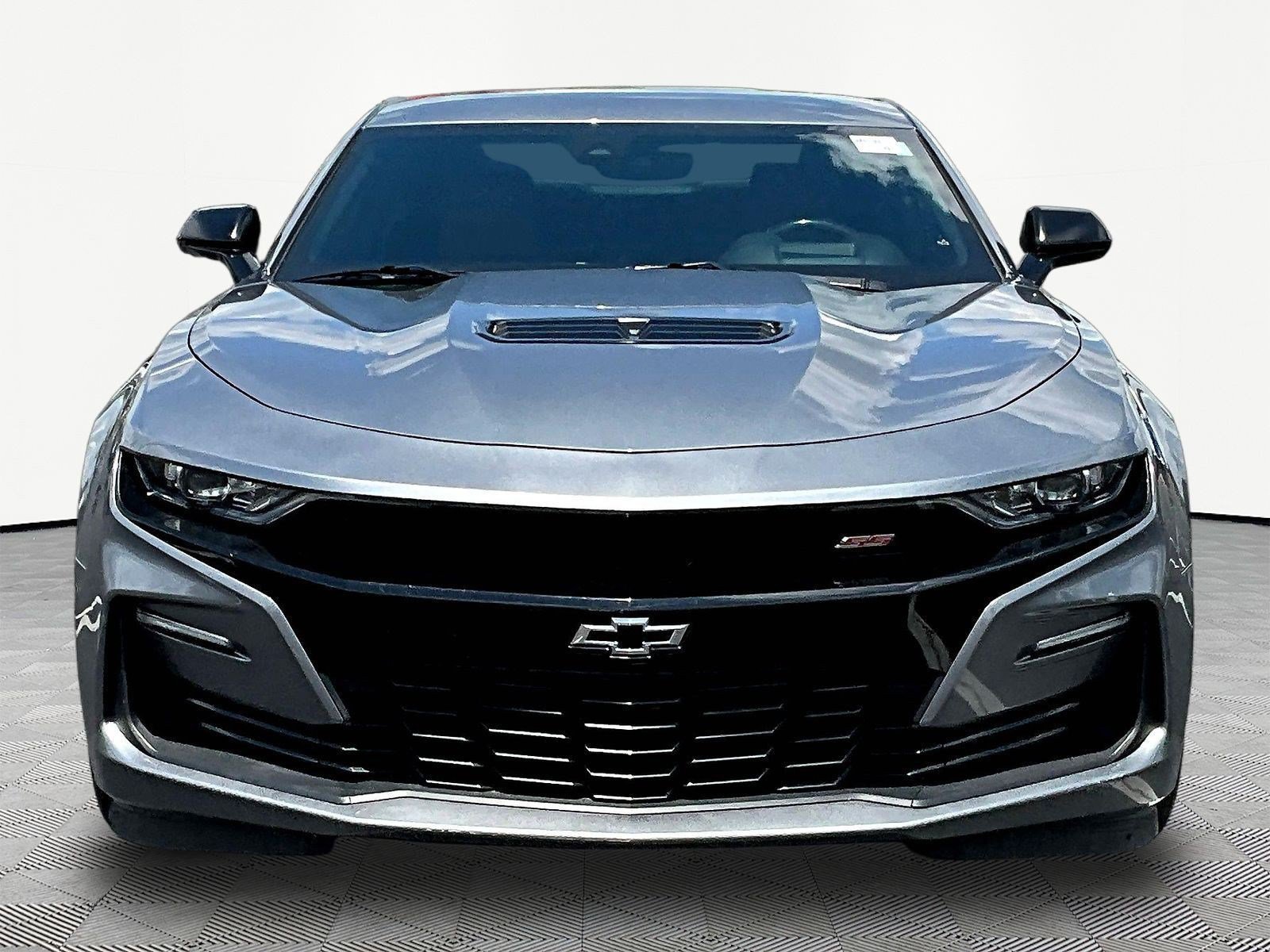 Used 2019 Chevrolet Camaro SS w/ Black Appearance Package RWD image 2