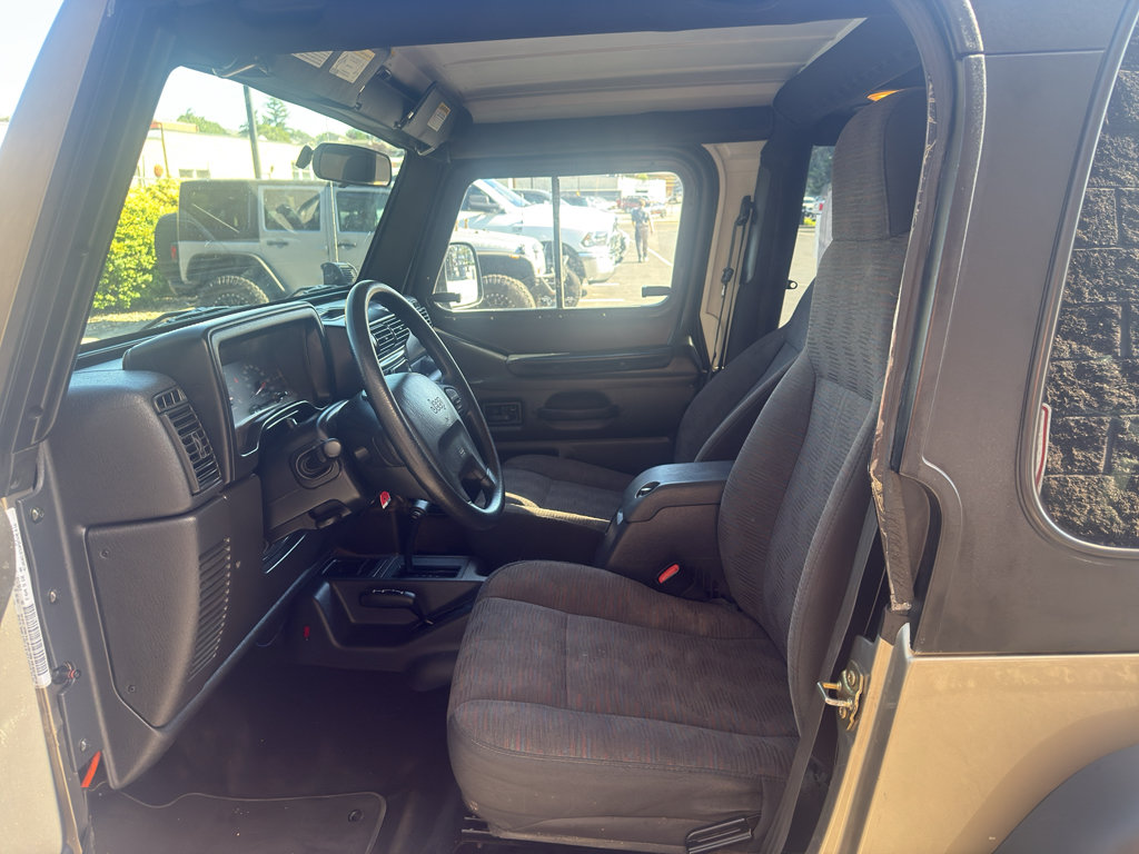 Used 2004 Jeep Wrangler X w/ Convenience Group AWD/4WD image 13