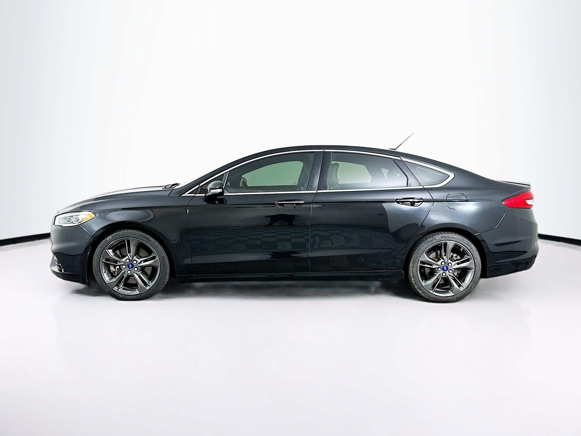 Used 2017 Ford Fusion Sport w/ Equipment Group 401A AWD/4WD image 4
