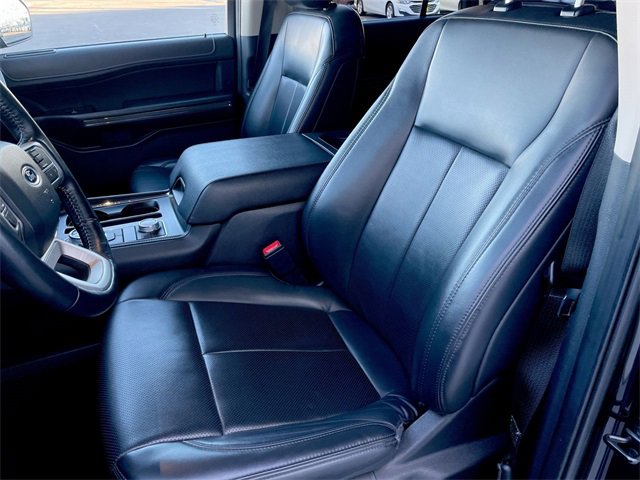 Used 2023 Ford Expedition Max XLT image 11