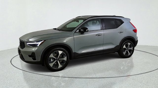 New 2026 Volvo XC40 B5 Plus w/ Protection Package Premier AWD/4WD image 3