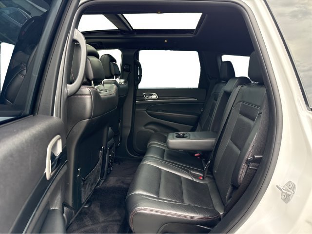 Used 2017 Jeep Grand Cherokee Trailhawk w/ Trailhawk Luxury Group AWD/4WD image 11