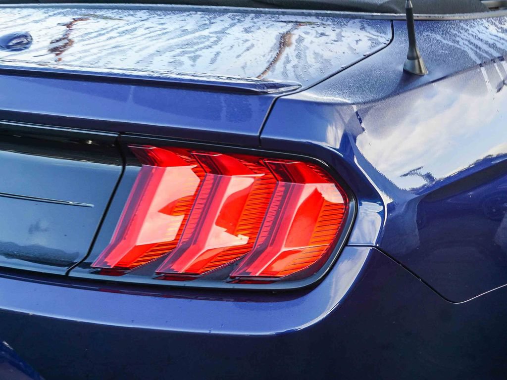 Used 2020 Ford Mustang Premium RWD image 8