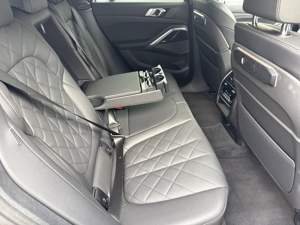 Used 2024 BMW X6 xDrive40i w/ Premium Package AWD/4WD image 16