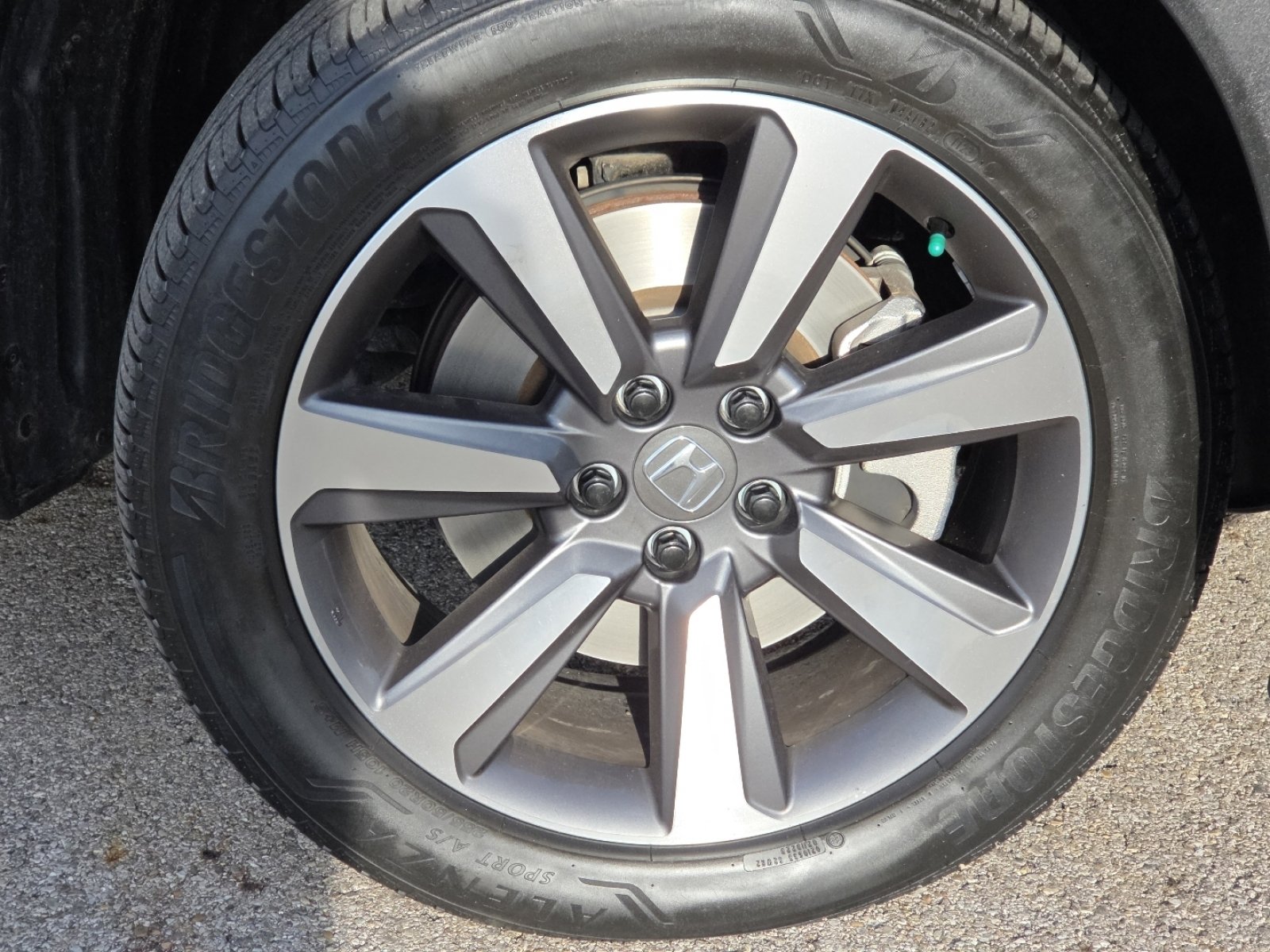 Used 2023 Honda Pilot Touring image 13