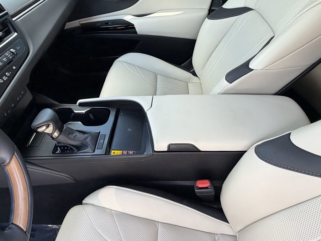 Used 2024 Lexus ES 350 w/ Technology Package FWD image 19