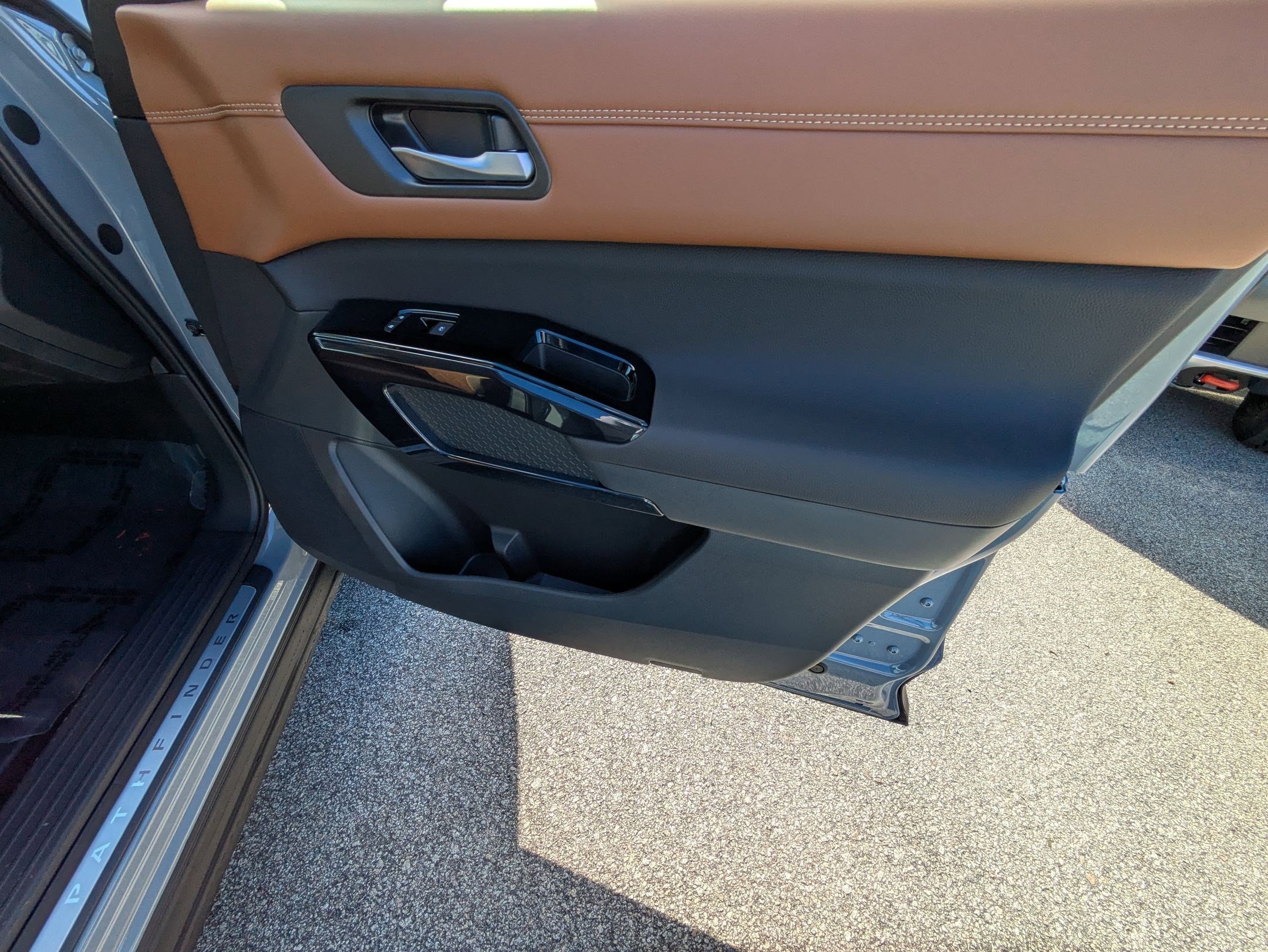 New 2026 Nissan Pathfinder Platinum FWD image 36