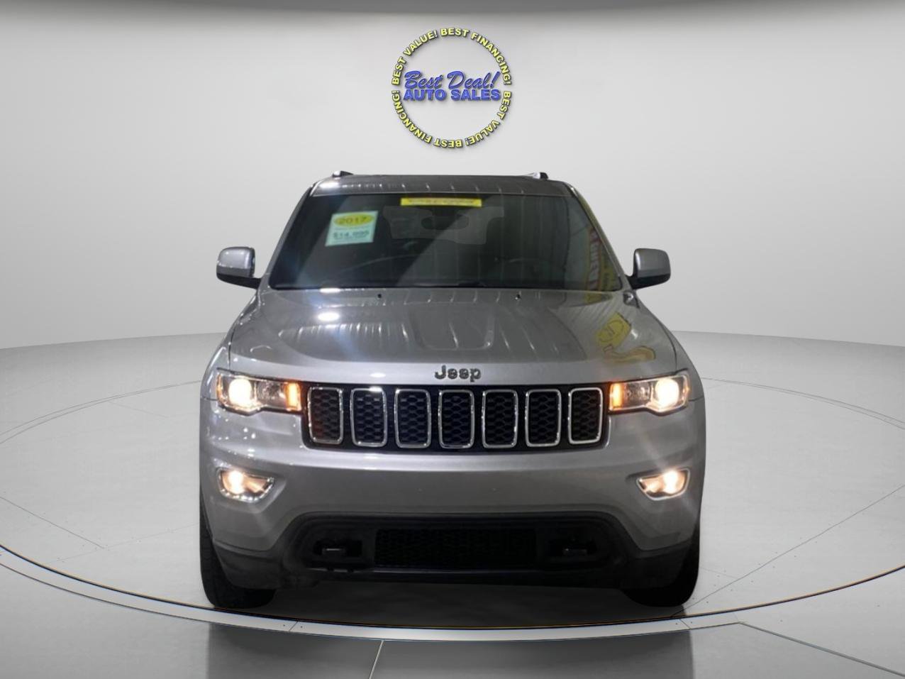 Used 2017 Jeep Grand Cherokee Laredo w/ Quick Order Package 23E AWD/4WD image 8