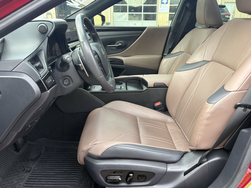 Used 2023 Lexus ES 350 Ultra Luxury w/ Accessory Package (Z2) image 12