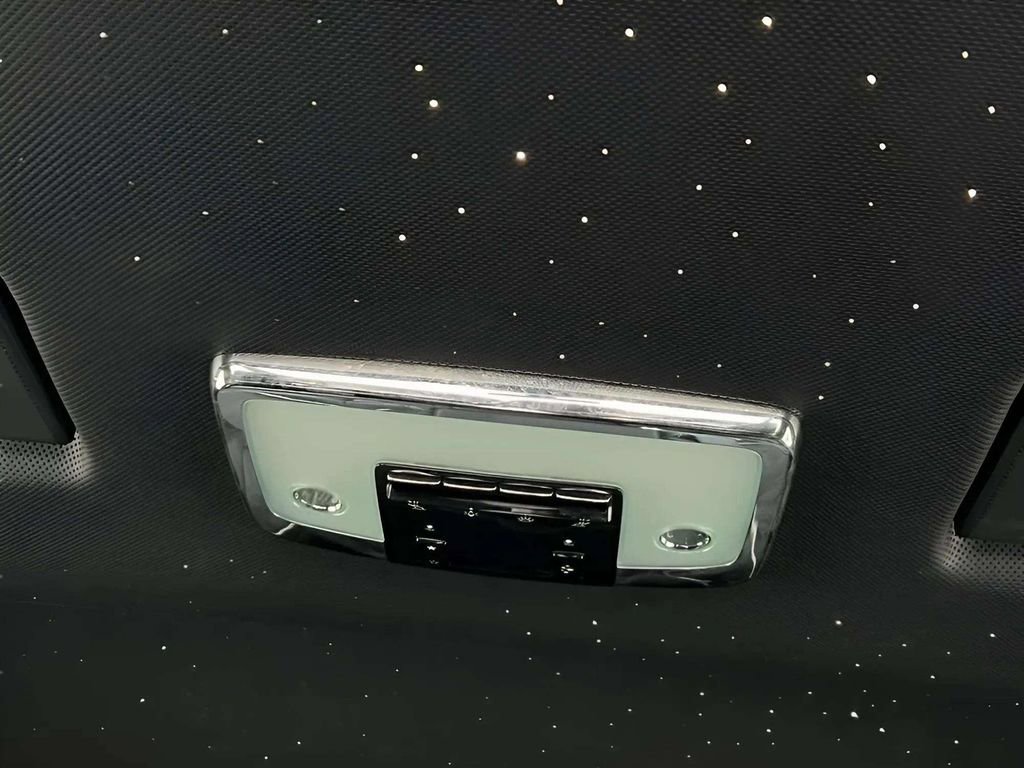 Used 2018 Rolls-Royce Phantom Sedan RWD image 11