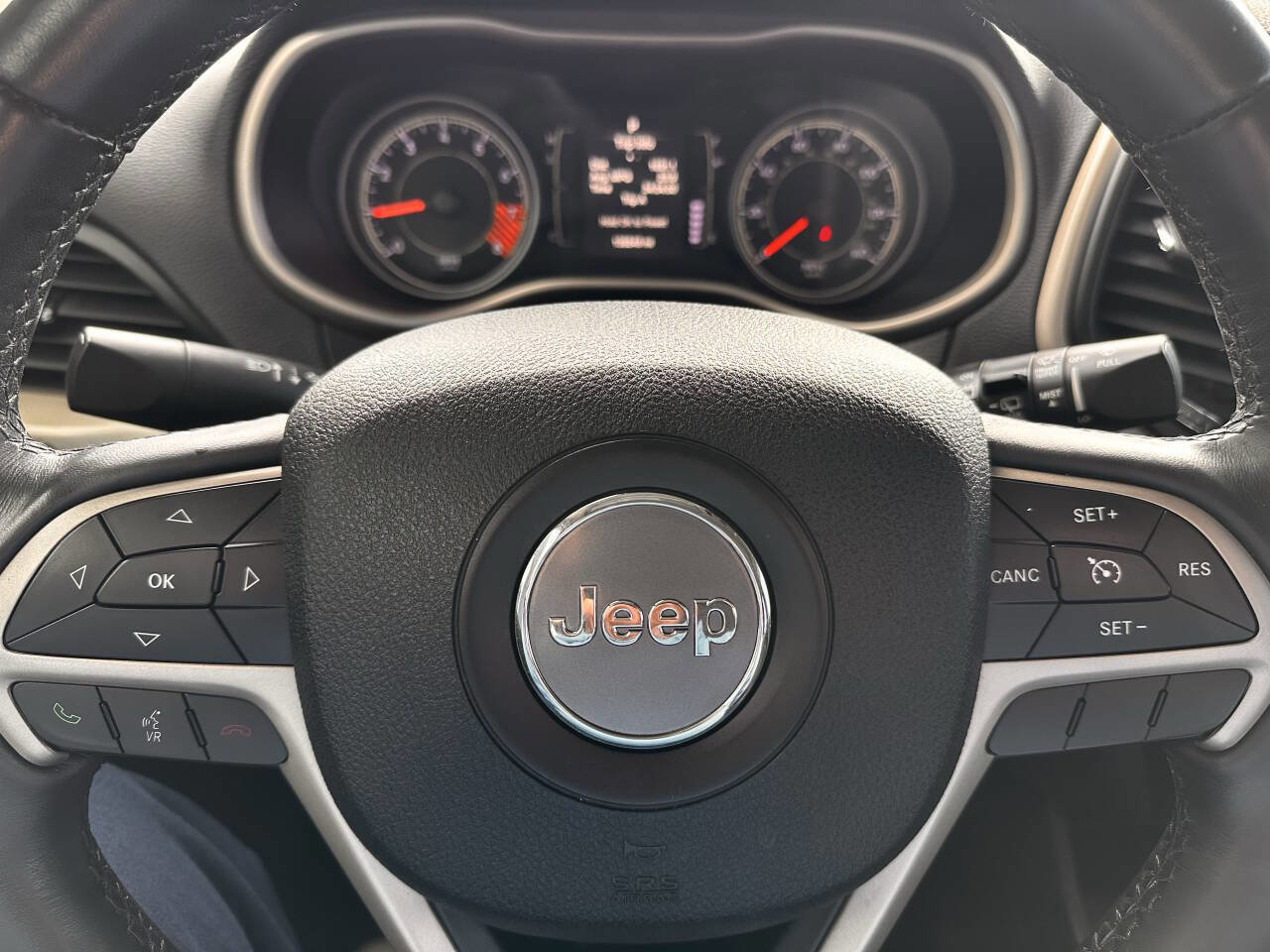 Used 2015 Jeep Cherokee Latitude w/ Comfort/Convenience Group image 15