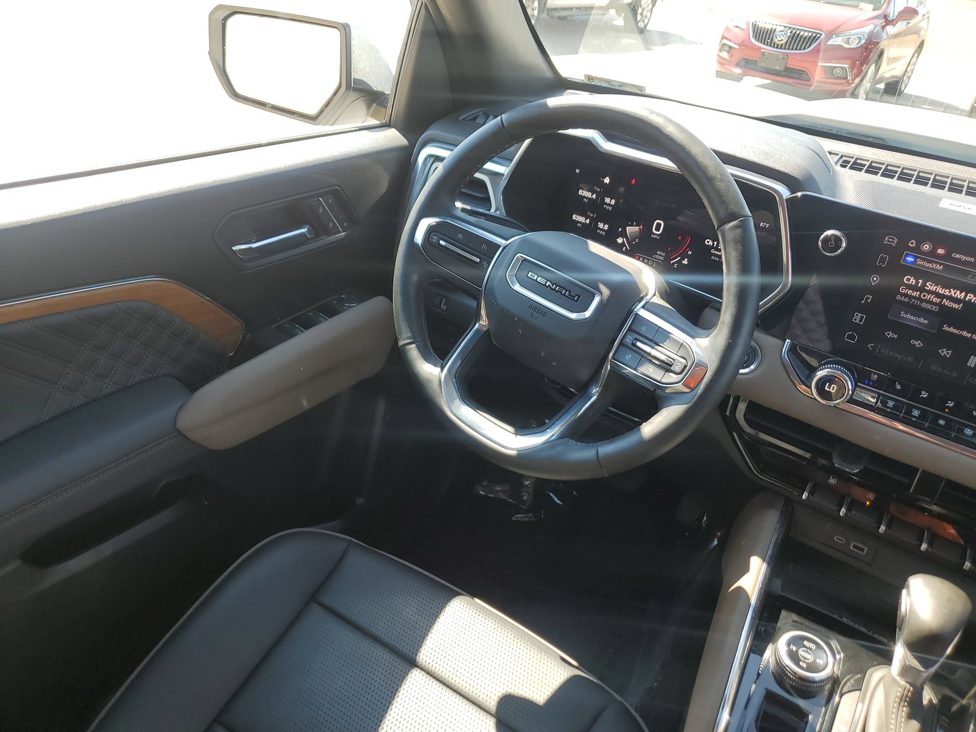 Used 2025 GMC Canyon Denali AWD/4WD image 17