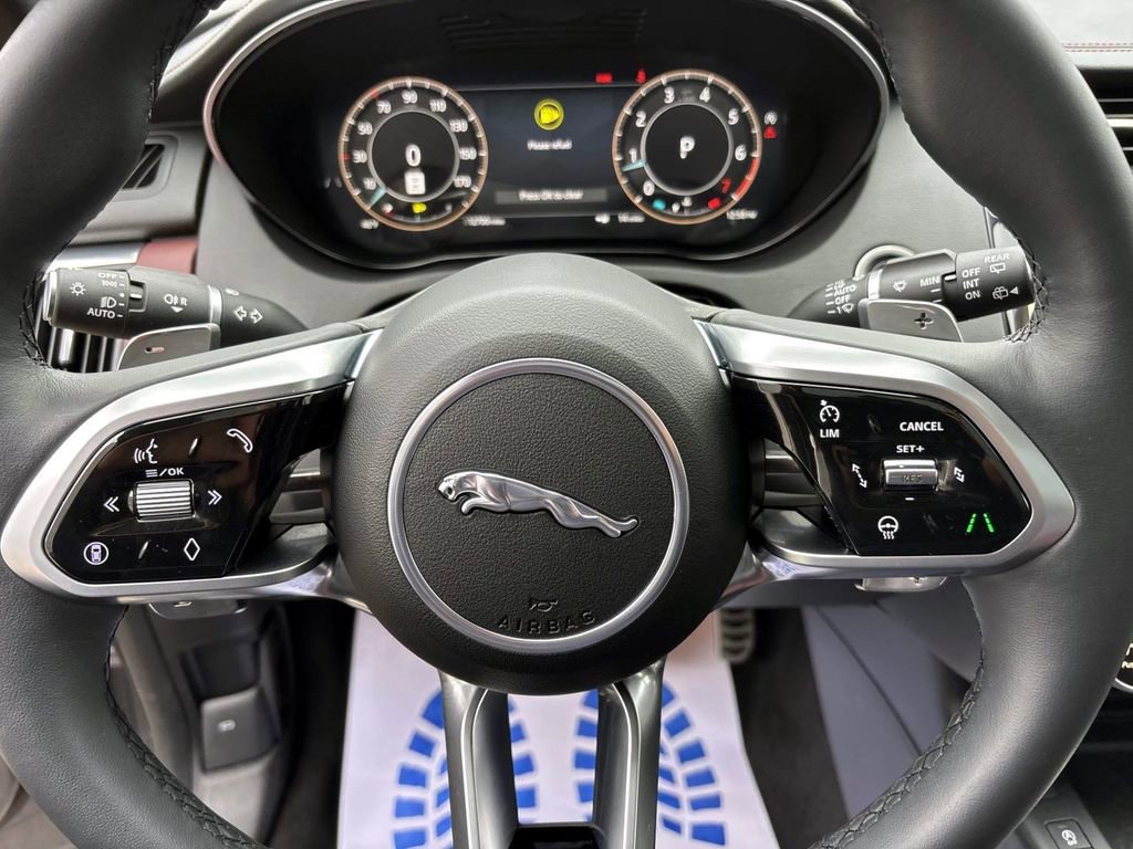 Used 2024 Jaguar E-PACE R-Dynamic SE image 15