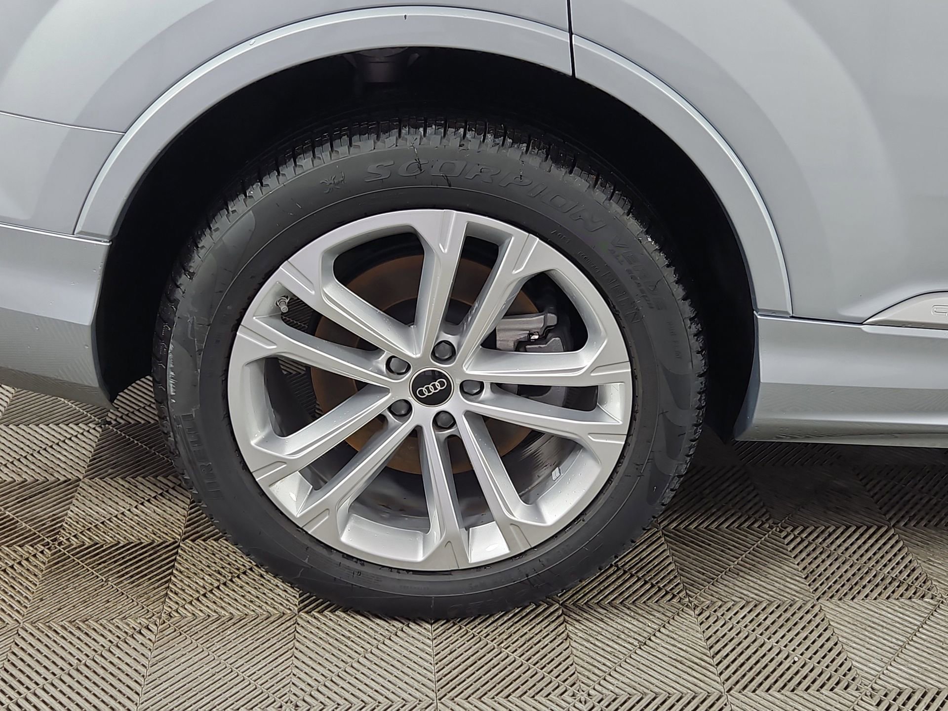 Certified 2025 Audi Q7 3.0T Premium image 9