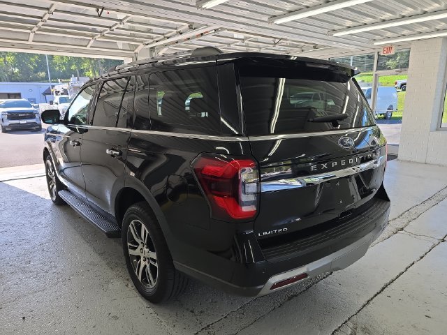 Used 2024 Ford Expedition Limited AWD/4WD image 3