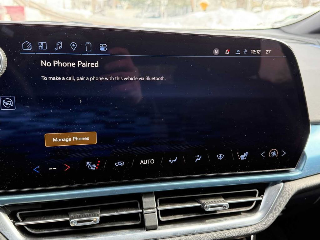 Used 2025 Chevrolet Equinox EV LT w/ Convenience Package image 48