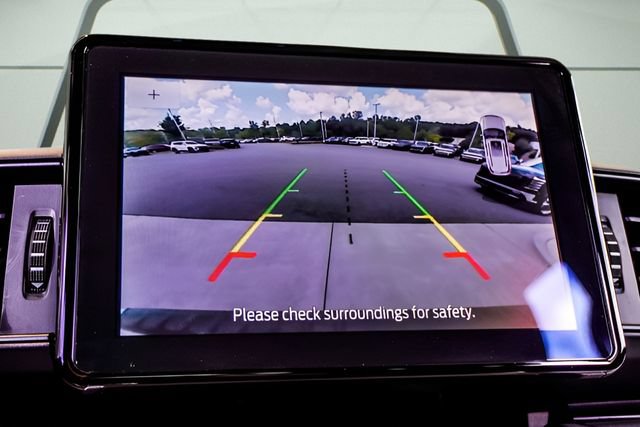Used 2024 Ford Explorer XLT RWD image 25
