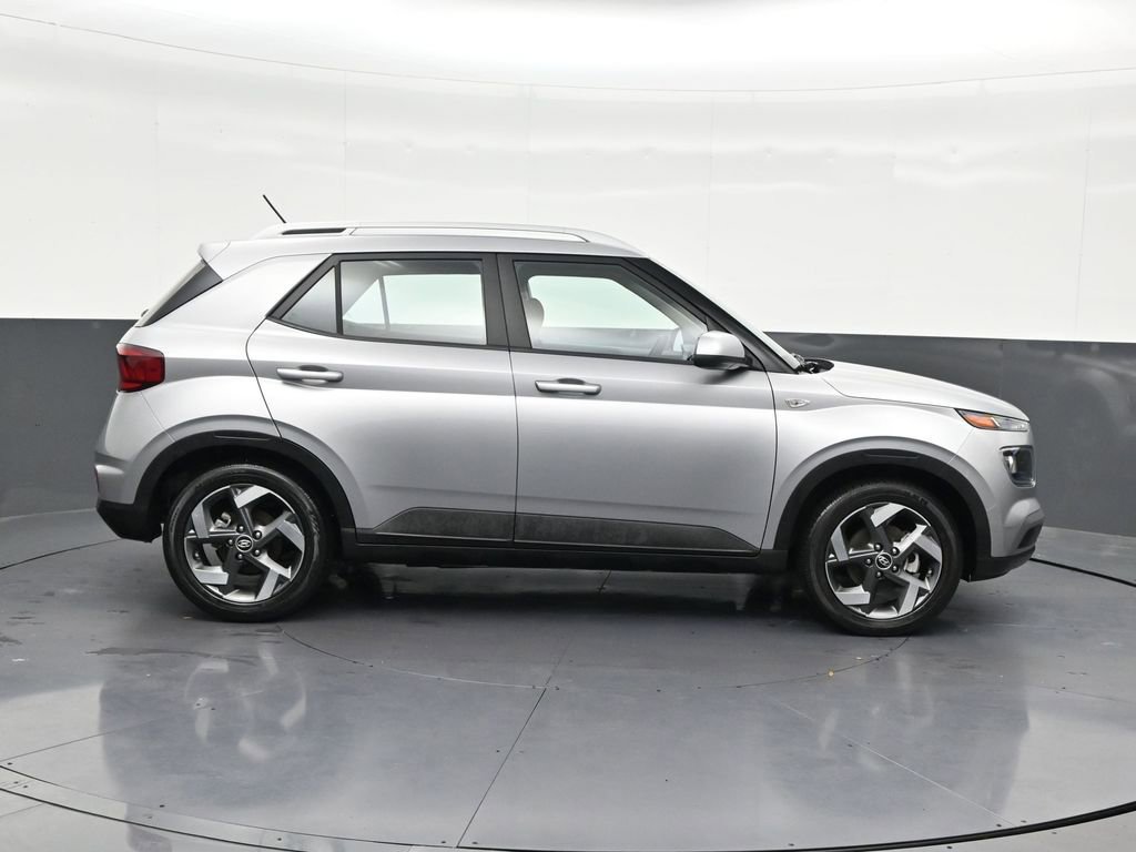 Used 2023 Hyundai Venue SEL w/ Cargo Package FWD image 7