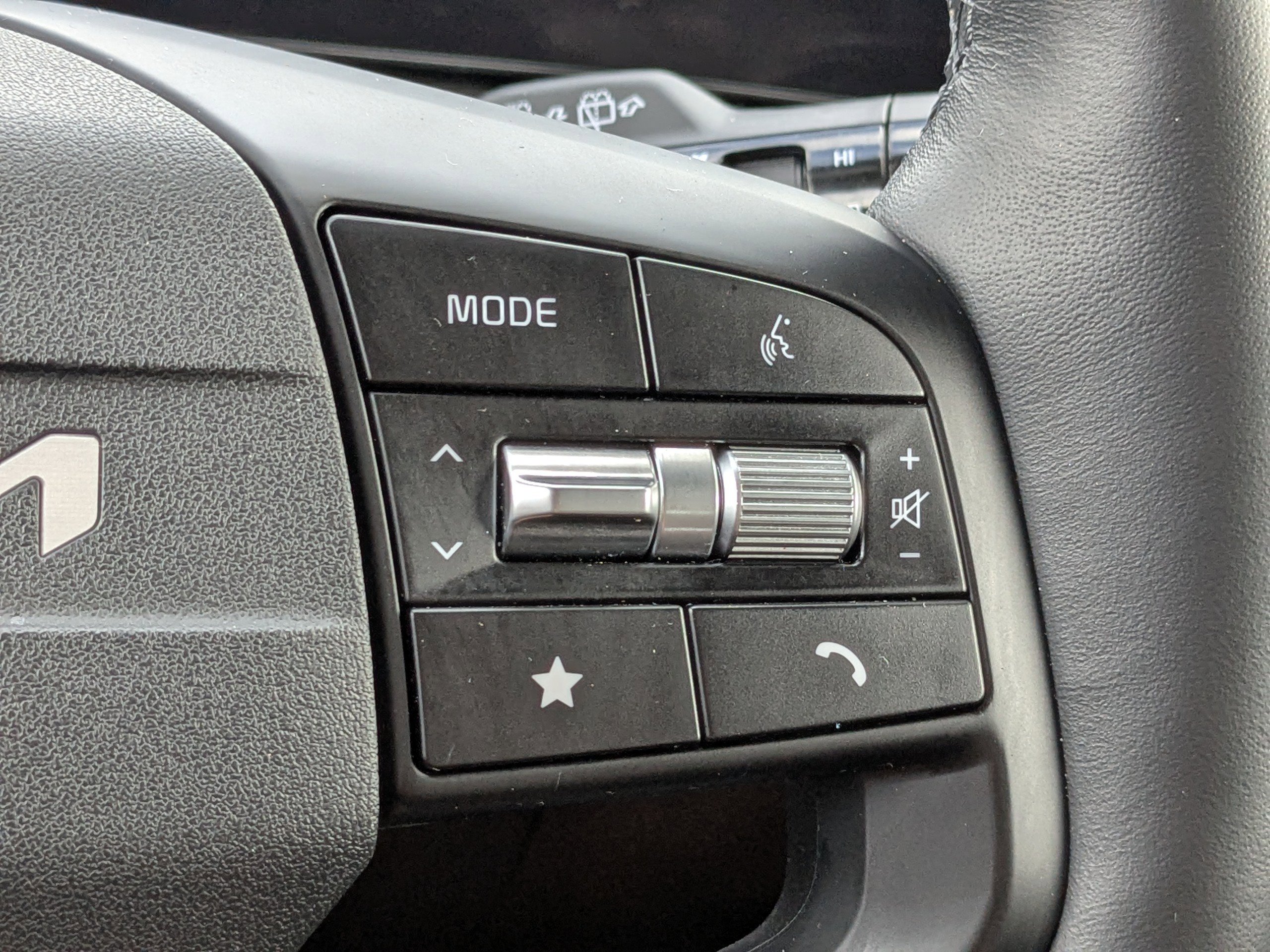 Used 2026 Kia Sportage EX image 32
