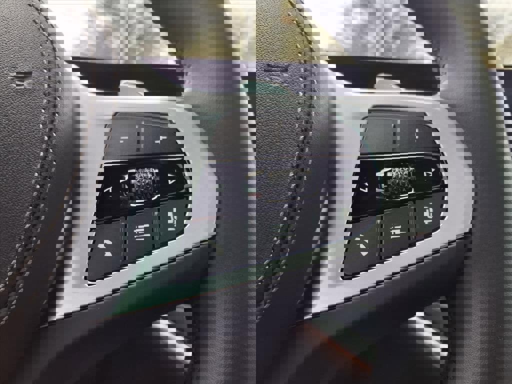 Used 2026 BMW X5 xDrive50e image 30