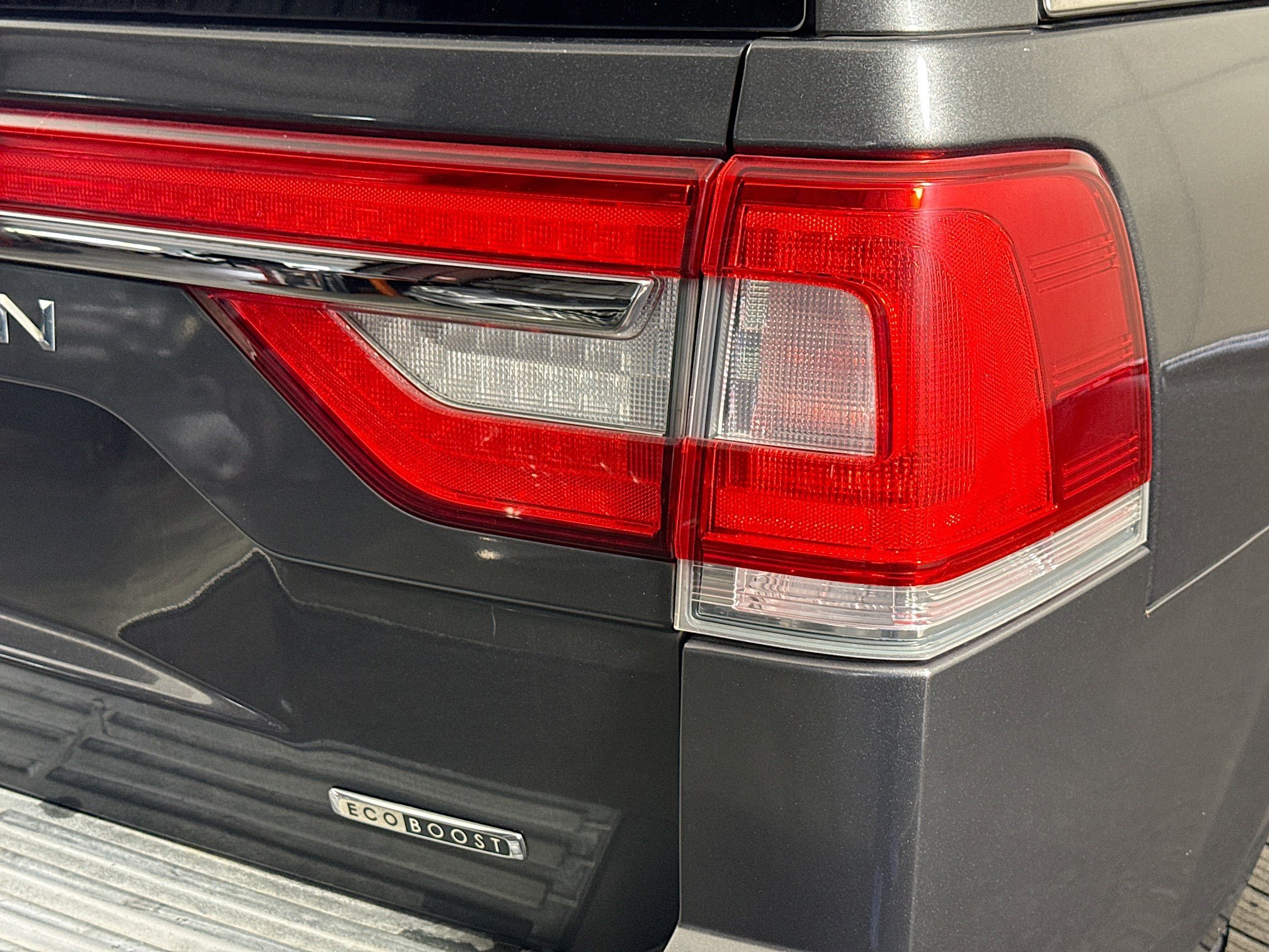 Used 2015 Lincoln Navigator 2WD image 34