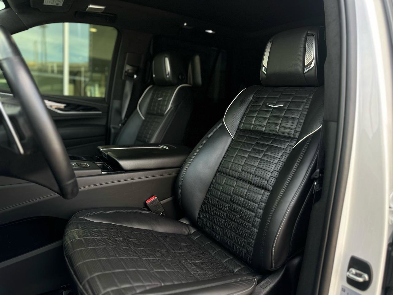 Used 2023 Cadillac Escalade V AWD/4WD image 11