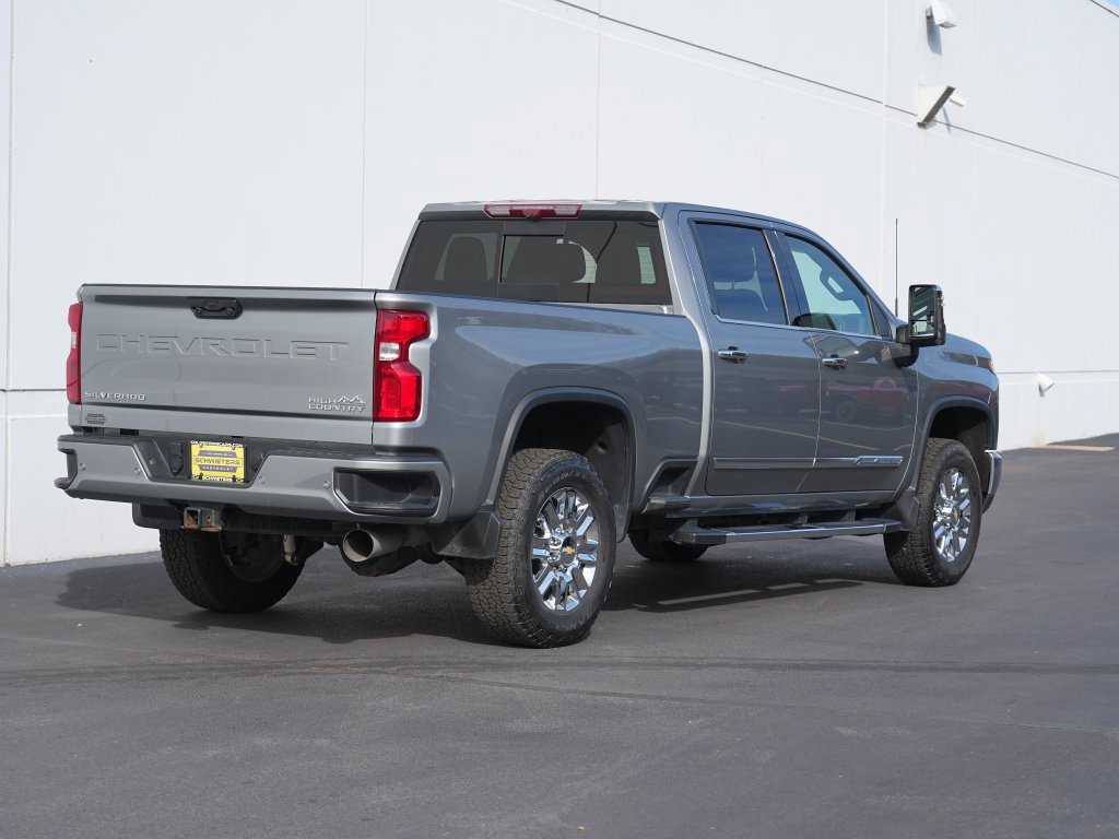 Certified 2024 Chevrolet Silverado 3500 High Country w/ High Country Premium Package AWD/4WD image 4