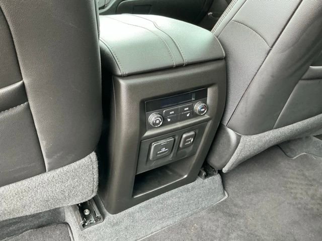 Used 2023 Chevrolet Traverse High Country image 35