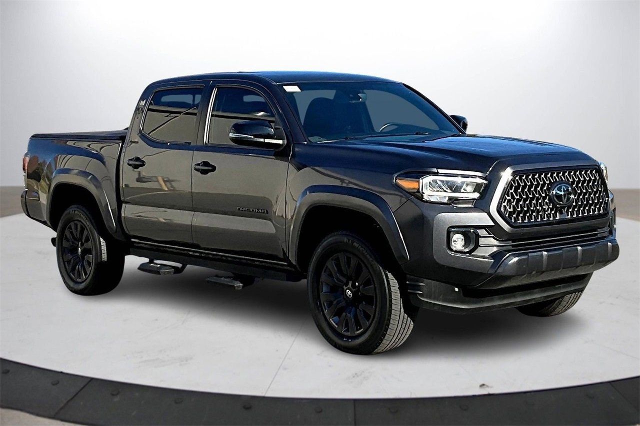 Used 2022 Toyota Tacoma Limited image 2