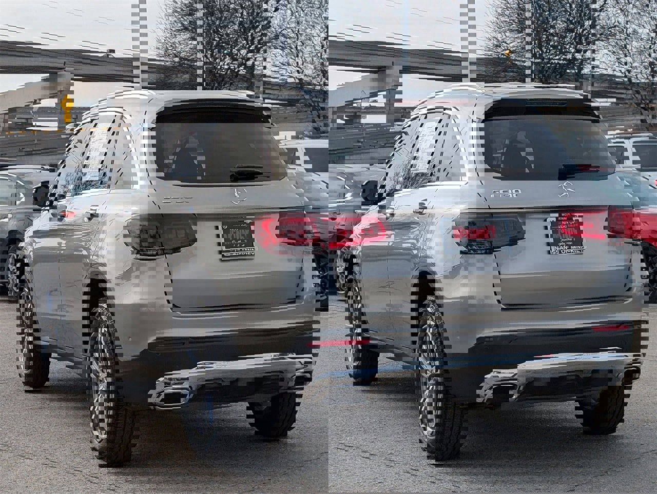 Used 2022 Mercedes-Benz GLC 300 w/ Premium Package Lite image 4