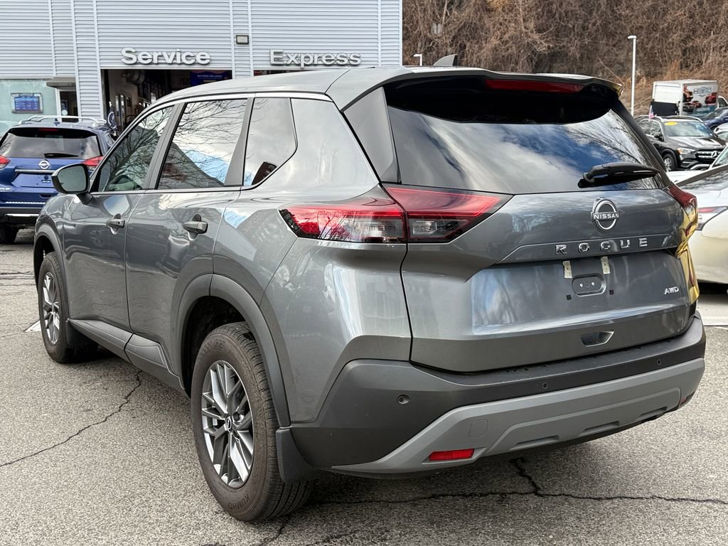 Used 2023 Nissan Rogue S image 3
