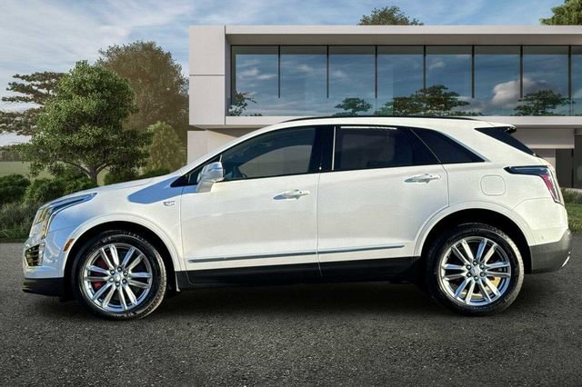 Certified 2025 Cadillac XT5 Sportv w/ Technology Package image 7