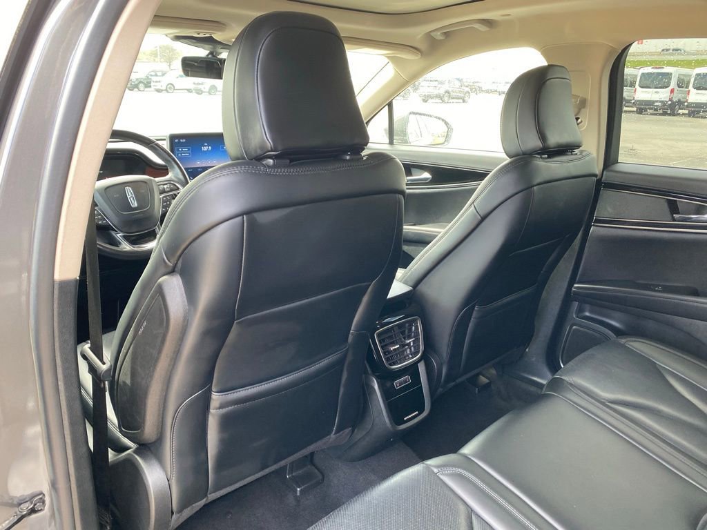 Used 2023 Lincoln Nautilus Reserve image 31