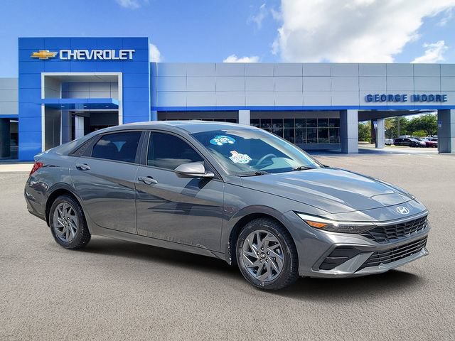 Used 2025 Hyundai Elantra Hybrid