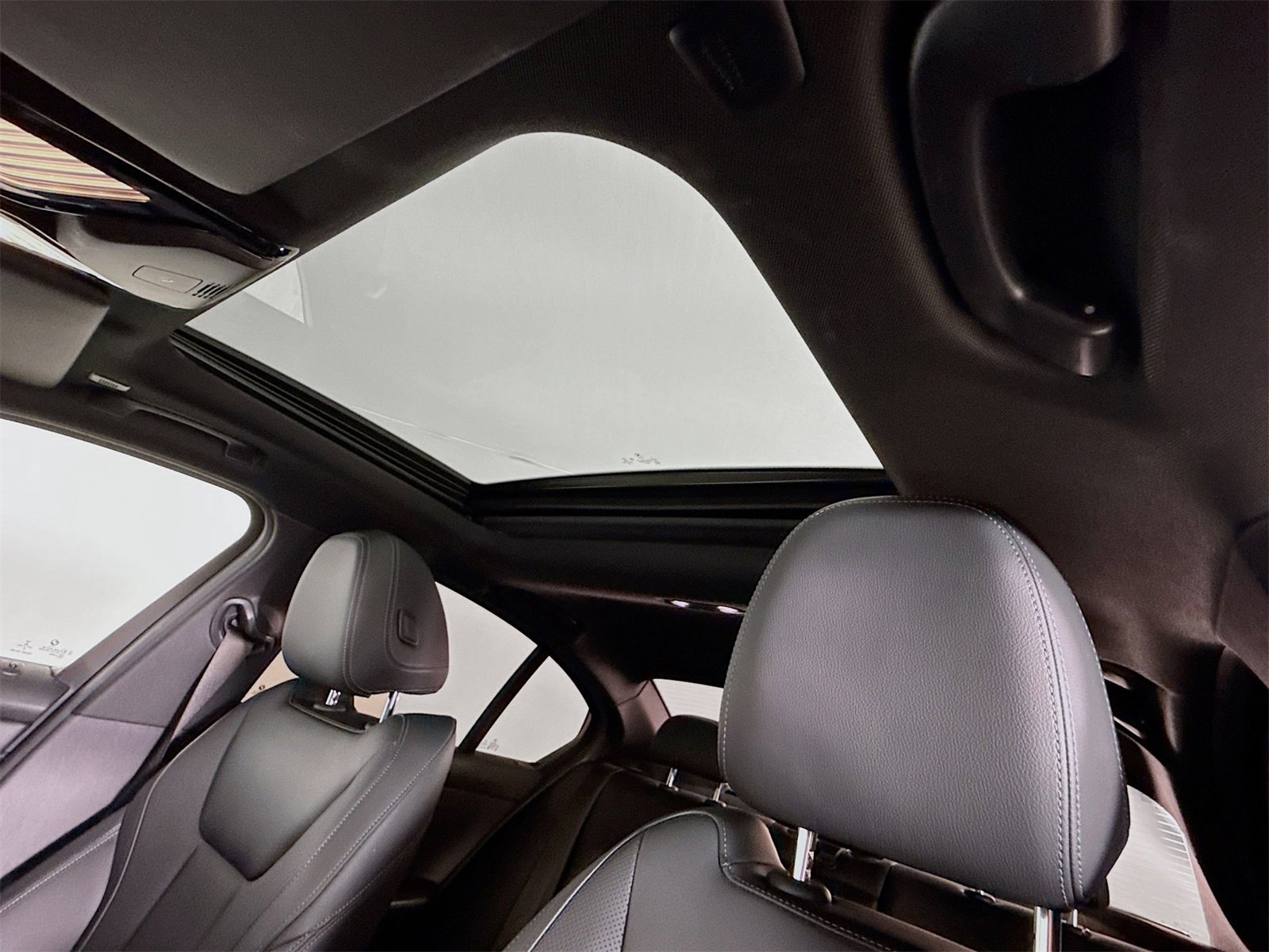 Certified 2023 BMW 330e w/ M Sport Package image 23