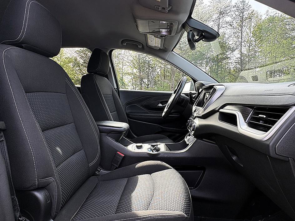 Used 2022 GMC Terrain SLE w/ Driver Convenience Package image 12