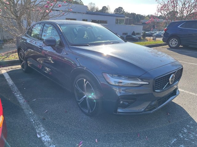 Used 2025 Volvo S60 B5 Plus w/ Climate Package image 3