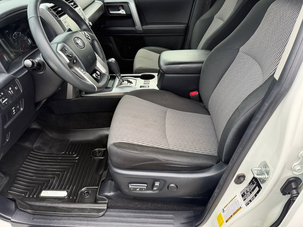 Used 2023 Toyota 4Runner SR5 AWD/4WD image 10