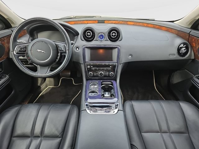 Used 2013 Jaguar XJ AWD image 10