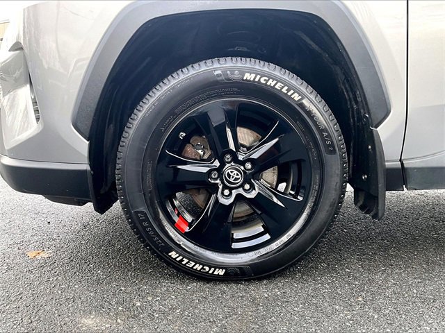 Used 2019 Toyota RAV4 XLE image 9