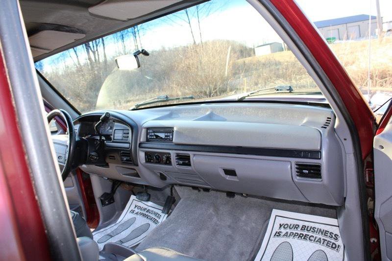 Used 1996 Ford Bronco XLT image 12