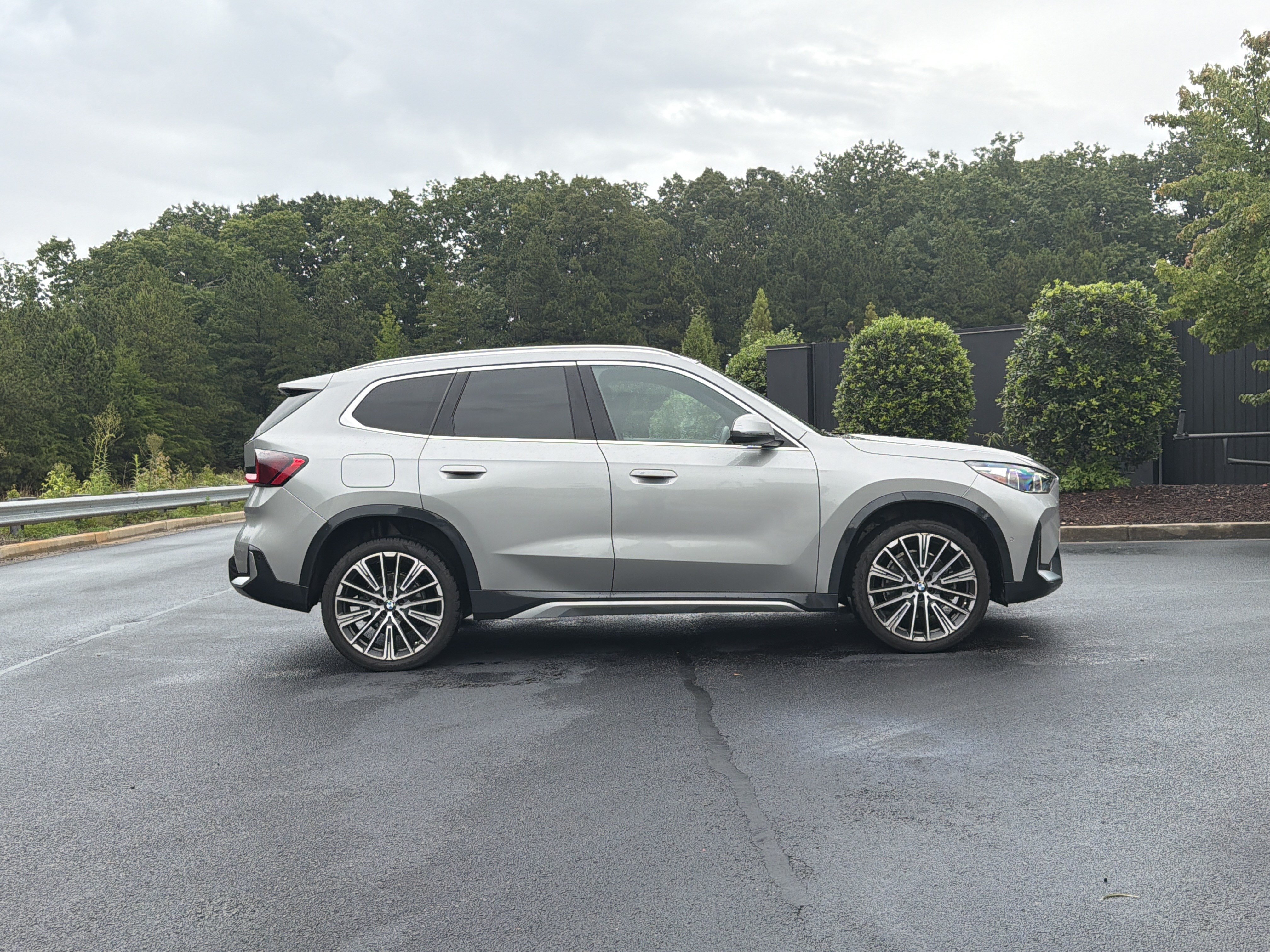 Used 2025 BMW X1 xDrive28i w/ Convenience Package AWD/4WD image 5