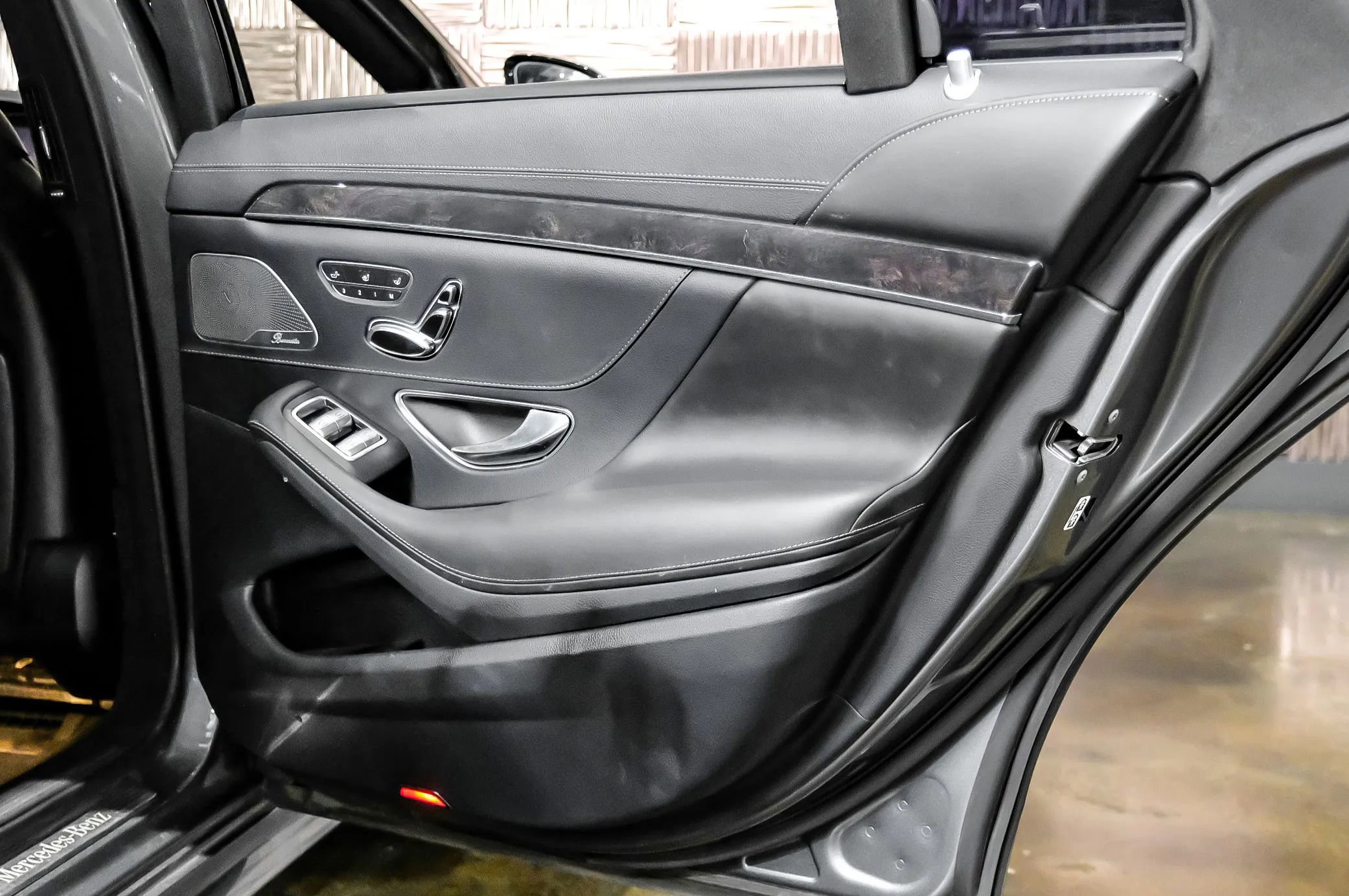 Used 2019 Mercedes-Benz S 560 Sedan image 46