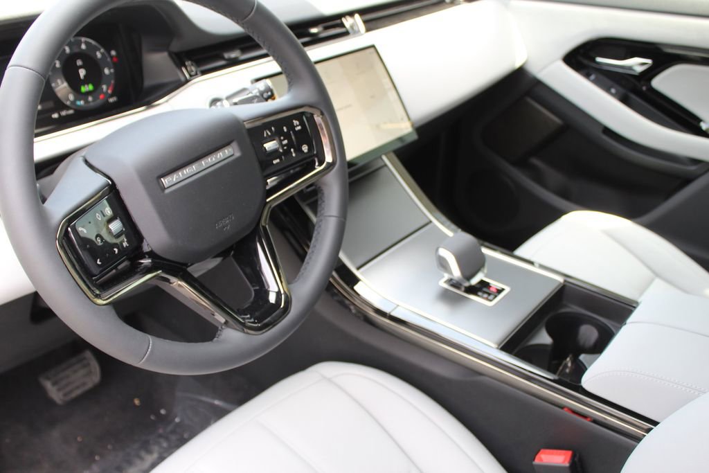 Used 2026 Land Rover Range Rover Evoque S AWD/4WD image 11