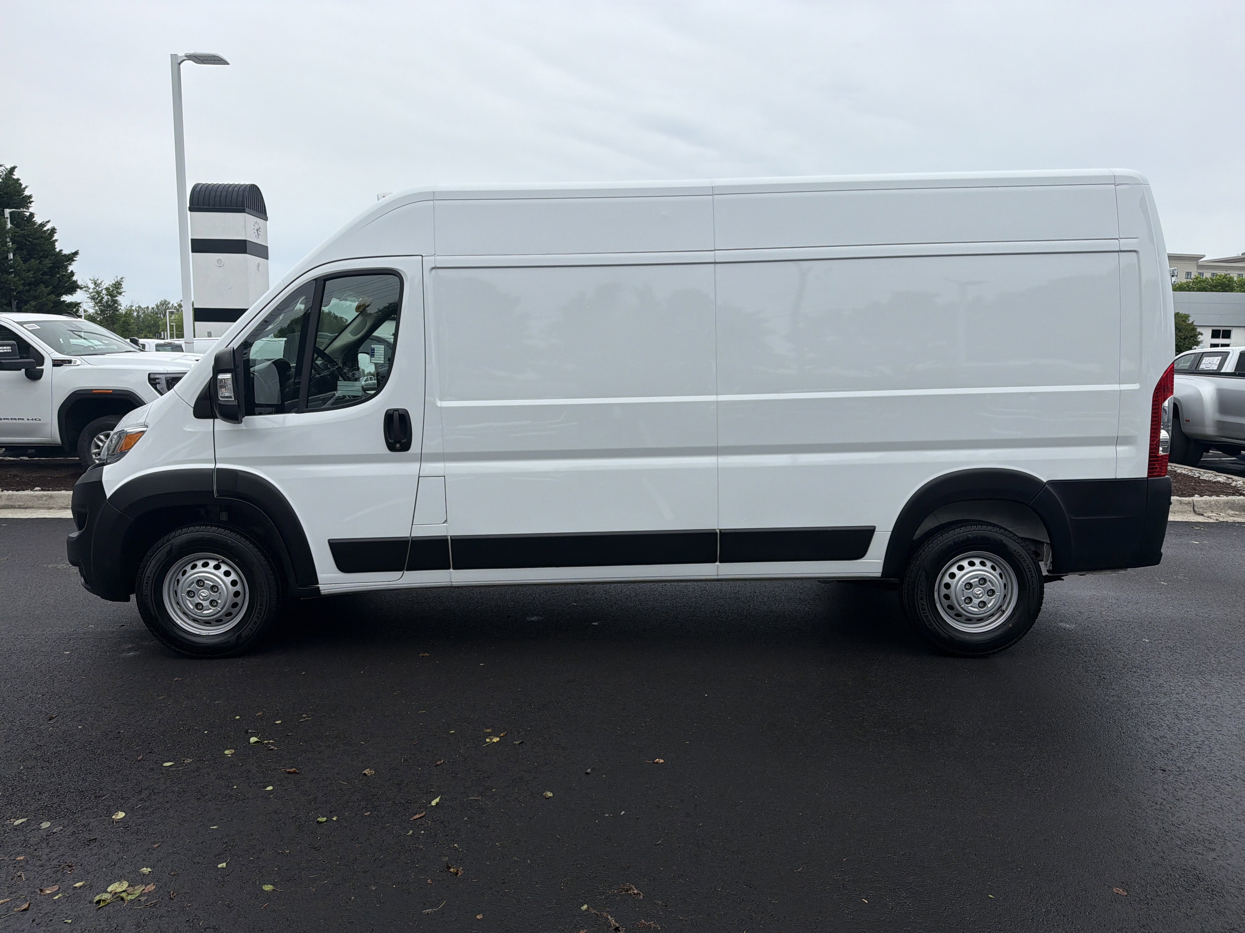 Used 2025 RAM ProMaster 2500 w/ Convenience Group FWD image 7